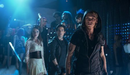 Ölümcül Oyuncaklar: Kemikler Şehri - The Mortal Instruments : City Of Bones izle