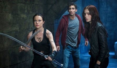 Ölümcül Oyuncaklar: Kemikler Şehri - The Mortal Instruments : City Of Bones izle